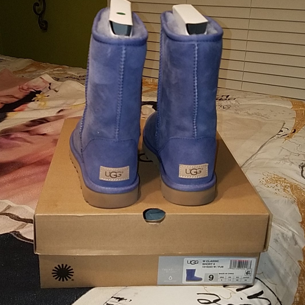 Uggs size 9